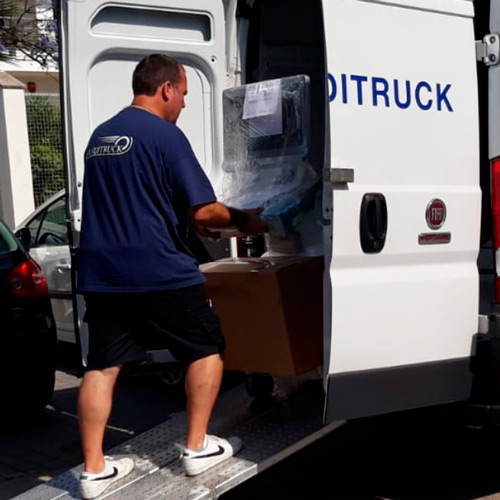 Comprehensive service for products with high added value, such as hospital equipment, computer equipment, industrial machinery, prototypes,...<br><br>Our own highly qualified and experienced staff guarantee the delivery of the most delicate, bulky or heavy equipment to the requested delivery point even in the most difficult circumstances.